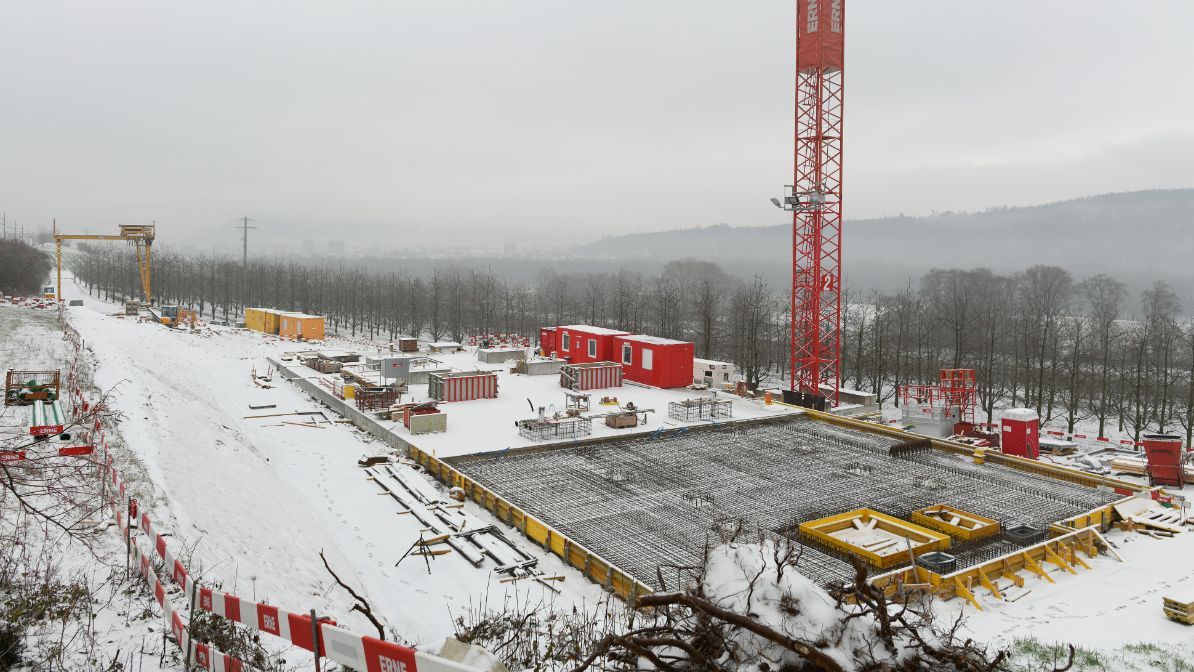 Southern transitional structure: Construction of the last ceiling section
